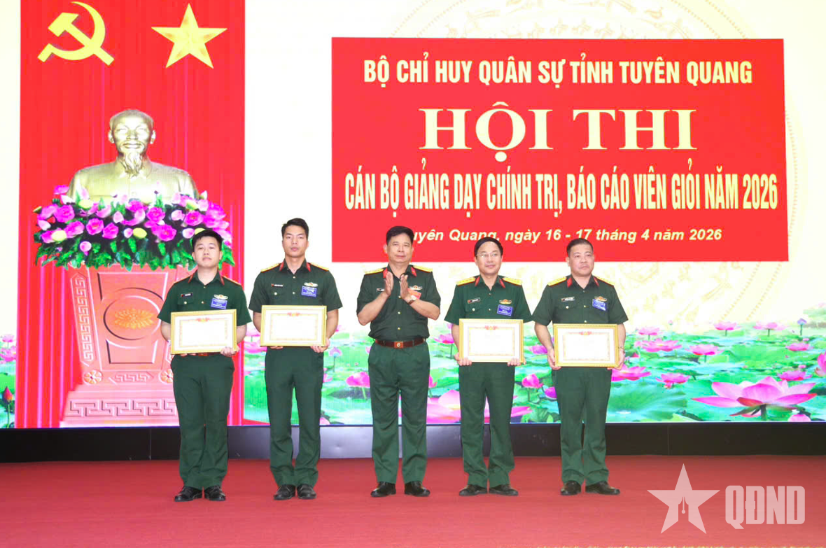 Xây dựng đội ngũ báo cáo viên, cán bộ giảng dạy chính trị “Vững về bản lĩnh, giỏi về chuyên môn, khéo về vận động”